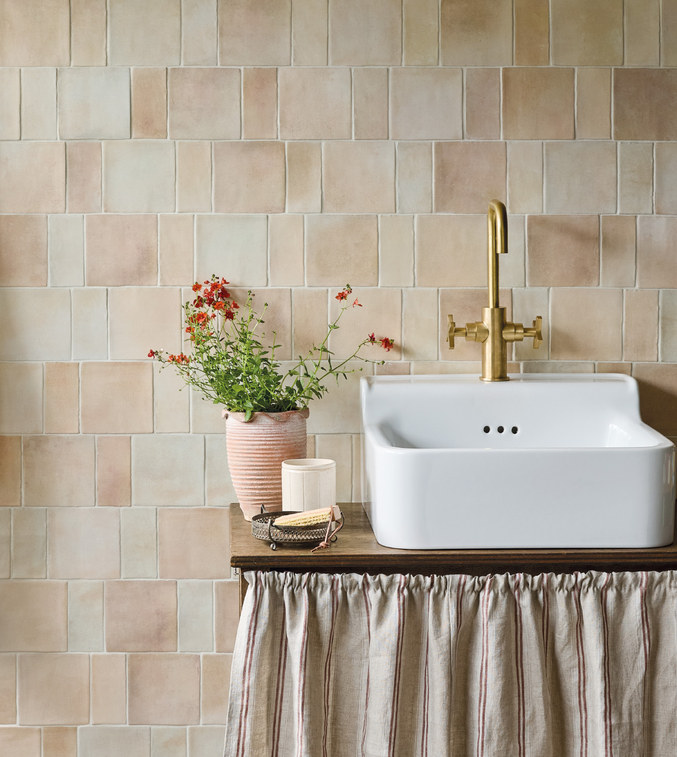 Beautiful Bathrooms from Claybrook | Free Delivery