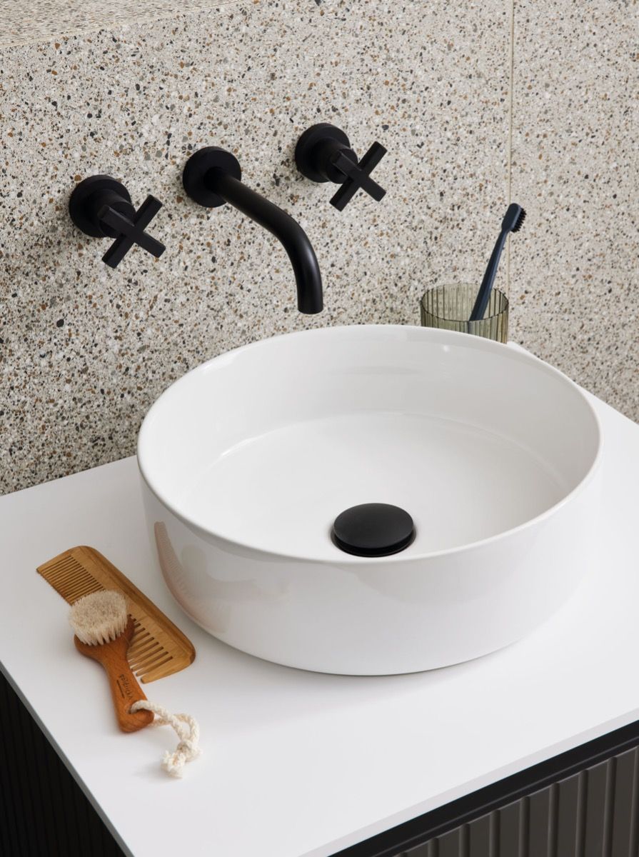 Loop Round Ceramic Washbasin